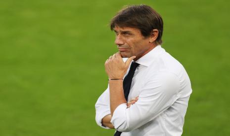 (FILE) - Pelatih Inter Antonio Conte sebelum pertandingan final UEFA Europa League antara Sevilla FC dan Inter Milan di Cologne, Jerman 21 Agustus 2020 (diterbitkan ulang pada 26 Mei 2021).