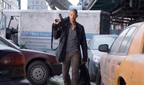 Salah satu adegan dalam film I Am Legend. Warner Bros berencana menggarap film I Am Legend 2. Kisah dalam film ini nantinya tidak akan melenceng dari novel. (ilustrasi)