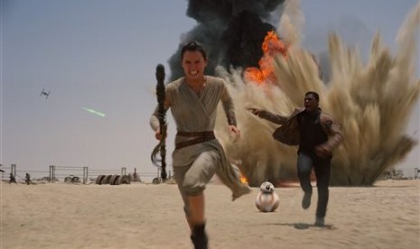 Film Star Wars: The Force Awakens akan segera tayang pertengahan bulan Desember di seluruh dunia. Tiga aktor asal Indonesia akan turut berperan di film besutan JJ Abrams tersebut.