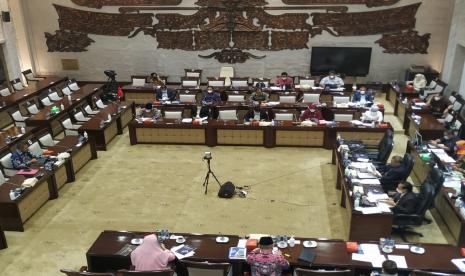 Fit and proper tes calon anggota BPK di Komisi XI DPR, Kompleks Parlemen, Senayan, Jakarta. Sidang paripurna ini salah satu keputusannya menyetujui Nyoman sebagai anggota BPK.