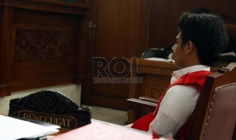   Fitra Rahmadani (FR) alias Doyok menjalani sidang perdana di Pengadilan Negeri Jakarta Selatan, Selasa (22/1).  (Republika/Adhi Wicaksono)