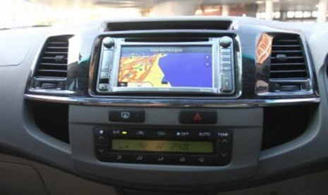 Fitur navigasi Global Positioning System (GPS) pada Grand New Fortuner. (Republika Online/Fafa)