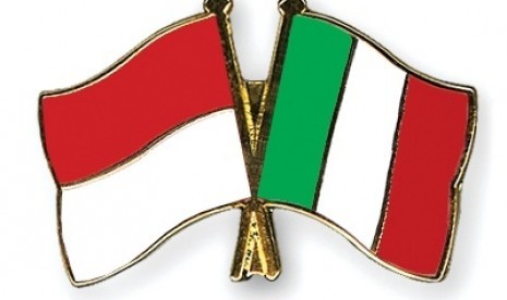 Flags of Indonesia (left) and Italy