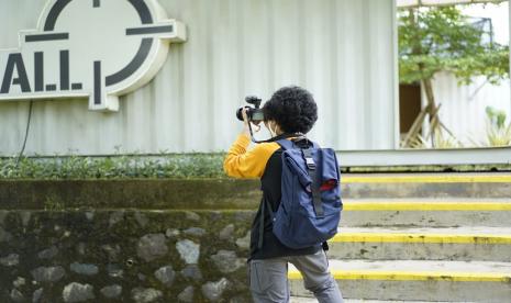 Flexi School yang terdiri dari level Sekolah Dasar hingga Sekolah Menengah Atas ini menggunakan metode pembelajaran yang fleksibel dan menyesuaikan kebutuhan masing-masing siswa. Dengan format non formal atau kesetaraan paket A, B dan C memudahkan siswa dalam merancang program dan project yang akan di tekuninya.