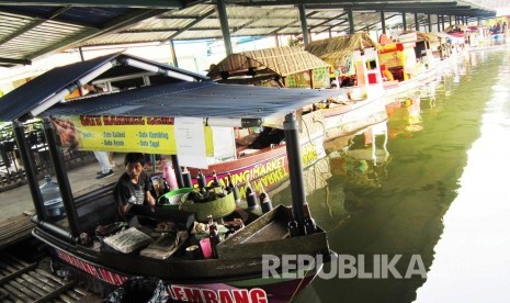 Floating Market