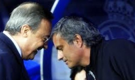 Florentino Perez (kiri) dan Jose Mourinho