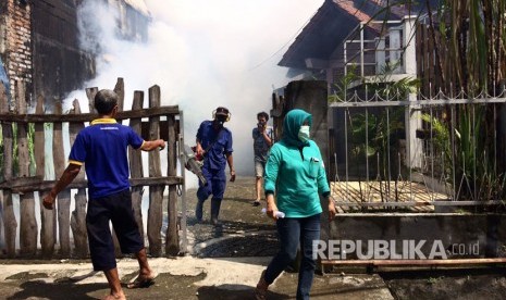 Jakarta Timur Antisipasi DBD di Tujuh Kecamatan Rawan. Fogging di Kelurahan Rambutan, Kecamatan Ciracas, Jakarta Timur (ilustrasi)