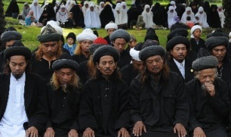 Jamaah An-Nadzir melaksanakan sholat Idul Fitri Selasa (9/4/2024)