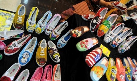 Footwear industry is among nine sectors prepared by Indonesia towards ASEAN Economic Community in 2015. (illustration)