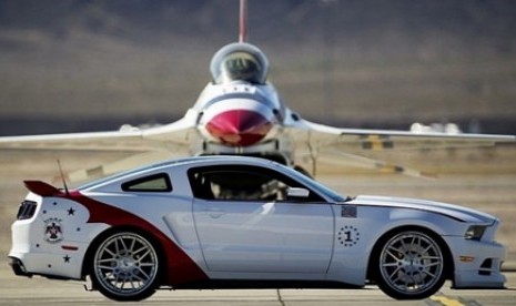 Ford Mustang US Air Force Thunderbirds 2014