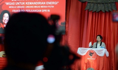 Former Indonesian president and Chairman of  Indonesian Democratic Struggle Party, Megawati Soekarnoputri, deliver her lecture during a seminar on energy in Jakarta on Wednesday.