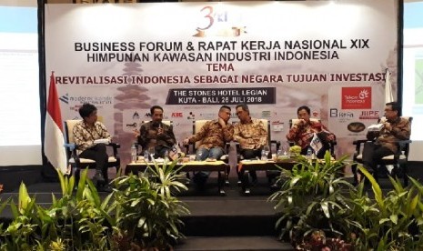 Forum Bisnis dan Rakernas Himpunan Kawasan Industri (HKI) Indonesia di The Stone Hotel Legian, Kuta, Kamis (26/7). 