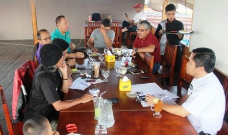 Forum Inisiator Pengusulan Chairil Anwar menjadi Pahlawan Nasional  menggelar rapat di Payakumbuh, Sumatera Barat, Sabtu (8/4).