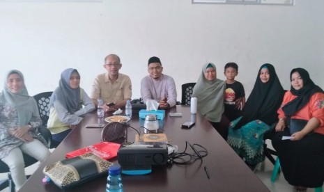 Forum Komunikasi Orang Tua Siswa Al Bayan (Fokal) melakukan rapat koordinasi dengan Yayasan Al Bayan Hidayatullah Makassar, terkait kegiatan Porseni.