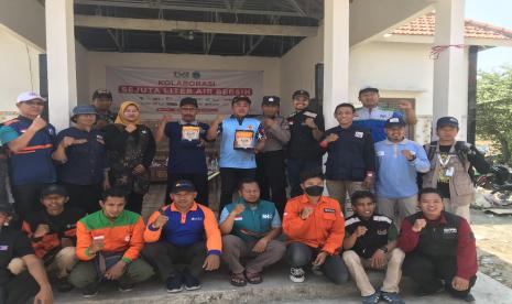 Forum Zakat (FOZ) Jatim berkolaborasi membantu air bersih. 