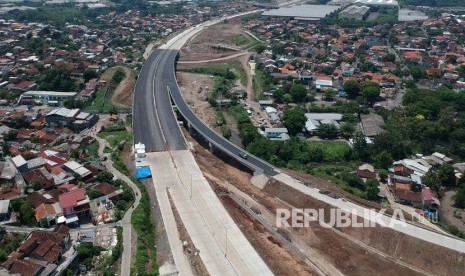 Pasang Jembatan Kedawung, Tol Semarang-Batang tak Ditutup (ilustrasi).