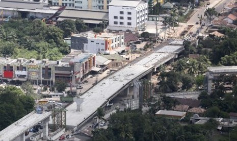 Aerial view of LRT construction. 