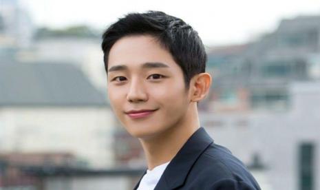 Aktor Jung Hae-in membintangi film debut sutradara Lee Je-hoon 'Unframed'.