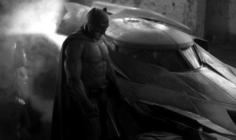 Foto batmobile yang diunggah Zack Snyder via akun twitter miliknya