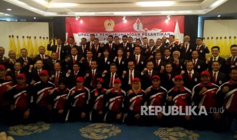 Foto bersama pengurus PP. PGSI periode 2018 - 2022 setelah dilantik oleh ketua umum KONI Pusat Tono Suratman.  Acara berlangsung Rabu (4/4) di Jakarta.  Hadir juga Pegulat Asian Games 2018.