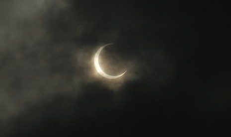 Foto gerhana matahari cincin tahun 2009 dari Planetarium Jakarta.