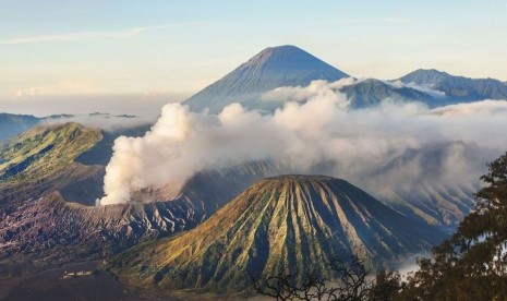 Gunung Bromo. Fjallraven menawarkan paket jelajah Bromo Tengger Semeru tiga hari dua malam.