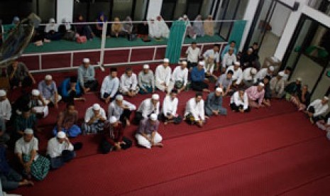 Foto Jamaah Masjid Nurul Hidayah, Arcamanik Bandung