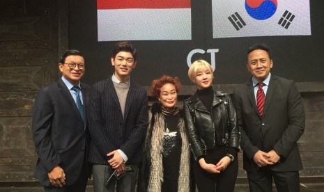 Foto (ki-ka): John Prasetyo, Dubes RI untuk Korea Selatan, Vice Chairman CJ E&M Miky Lee, ArtisBoram Park dan Eric Nam, Kepala Bekraf, Triawan Munaf 