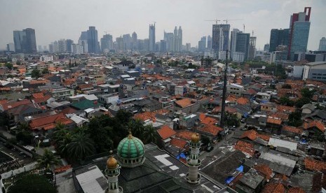 Foto lansekap Ibu Kota Jakarta dilihat dari kawasan Jakarta Pusat, Rabu (14/5).