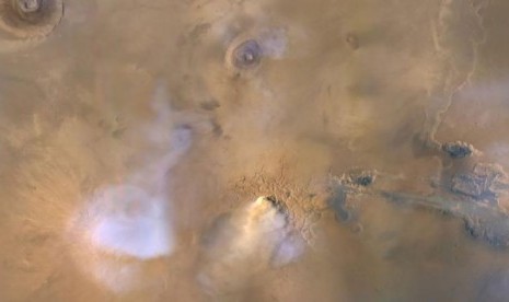 Foto planet Mars yang diambil dari Mars Reconnaissance Orbiter NASA.