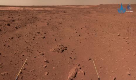 Foto Planet Mars yang diambil rover China Zhurong.