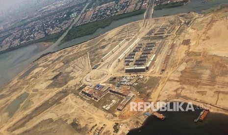 Jakarta bay reclamation project. The photograph of reclaimed islet was taken on April 3, 2016.