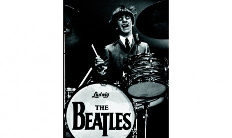  Foto Ringo Starr saat konser live Beatles pertama di Washington Coliseum , Amerika Serikat, pada 11 Februari 1964.  (AP Photo / David Anthony Fine Art, Mike Mitchell)