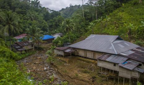 Foto suasana Desa Patikalain di Kabupaten Hulu Sungai Tengah, Kalimantan Selatan, Rabu (13/7/2022). Menteri Desa, Pembangunan Daerah Tertinggal dan Transmmigrasi (Mendes PDTT) Abdul Halim Iskandar menyatakan bahwa sebesar Rp34,74 triliun atau 51,35 persen dana desa telah tersalurkan ke rekening kas desa yang tersebar di 73.255 desa atau 98 persen dari total 74.961 desa di Indonesia, dimana dana desa pada tahun ini lebih tinggi dibandingkan periode sama pada tahun lalu yang sebesar Rp28,59 triliun.