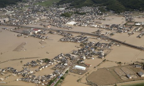 Foto udara banjir Jepang, Senin (9/7).