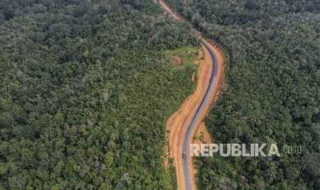 Foto udara kawasan Bukit Nyuling, Gunung Mas, Kalimantan Tengah. Pemkab Gunung Mas memanfaarkan potensi alam untuk dijadikan kawasan pariwisata.