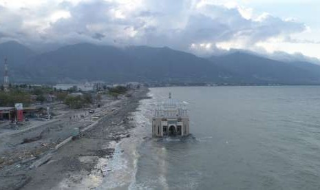 Foto udara kondisi Palu pascagempa dan tsunami, Selasa (2/10).