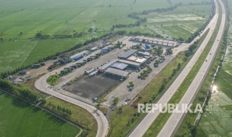 Foto udara rest area Km 164 Tol Cikopo-Palimanan di Majalengka, Jawa Barat, Minggu (19/5/2019).