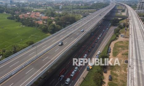 Empat ruas jalan tol Kabupaten Tangerang sudah masuk tahap pembangunan.