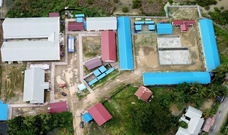 Foto Udara tampak kamp penampungan tempat penempatan pengungsi Rohingya di Desa Kandang, Kecamatan Muara Dua, Lhokseumawe, Aceh.