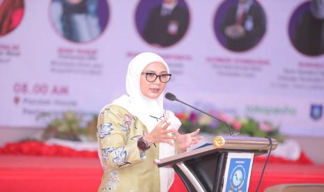 Founder Sekolah Sekuntum Melati Bangka Belitung, Melati Erzaldi saat membuka kegiatan Workshop Wirausaha Perempuan di Era Digital dengan tema Perempuan Tidak Boleh Tertinggal pada Rabu pagi (16/3/2022) di Pandan House Restaurant Belitung.