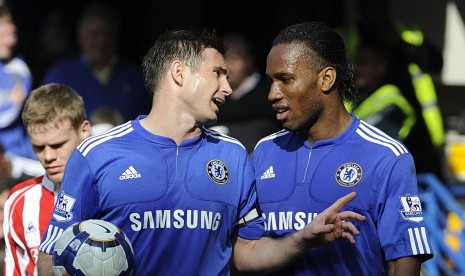 Frank Lampard bersama Didier Drogba