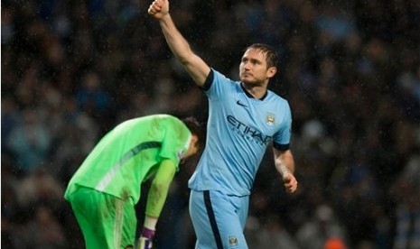 Frank Lampard usai mencetak gol ke gawang Sunderland, Kamis (1/1).