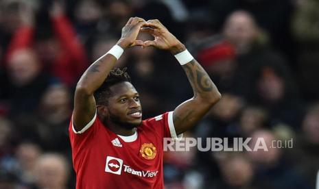 Gelandang Manchester United, Fred. Fred membantah kabar soal keretakan hubungan antara pemain di ruang ganti Man United. 