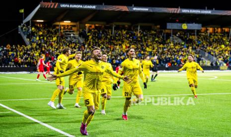 Fredrik Bjorkan dari Bodo/Glimt melakukan selebrasi setelah mencetak gol kelima mereka pada pertandingan sepak bola Liga Europa antara FK Bodø/Glimt dan FC Twente di Bodo, Norwegia, Jumat, 21 Februari 2025. 