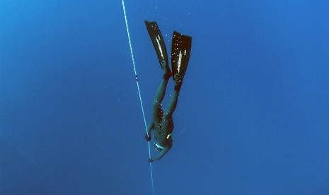 Freediving. 