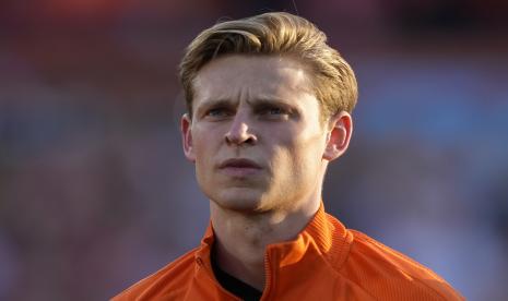 Gelandang FC Barcelona asal Belanda Frenkie de Jong. Manchester United terus berupaya mendatangkan De Jong pada Juli 2022 ini.