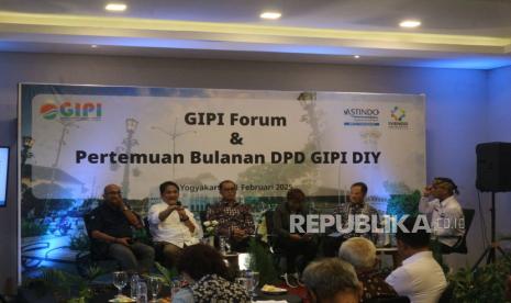 Gabungan Industri Pariwisata Indonesia (GIPI) DPD DIY mengadakan pertemuan bulanan di Jogja Tourism Training Center (JTTC), Jumat (21/2/2025) untuk membahas dampak dari kebijakan Instruksi Presiden (Inpres) Nomor 1 Tahun 2025 mengenai Efisiensi Belanja dalam Pelaksanaan APBN dan APBD Tahun 2025 terhadap industri pariwisata di DIY.