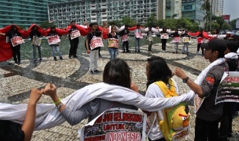 Gabungan pelajar dan mahasiswa se-Jabodetabek menggelar aksi damai dalam upaya menumbuhkan kembali benih perdamaian dan persatuan di antara sesama pemuda Indonesia.