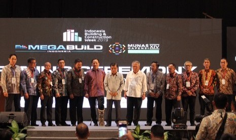 Gabungan Pelaksana Konstruksi Nasional Indonesia (Gapensi) menandatangani kontrak kerja sama MoU dengan Asosiasi Produsen Cat Indonesia (APCI) dan mitra strategis lainnya dalam rangka memajukan Industri Konstruksi Nasional.